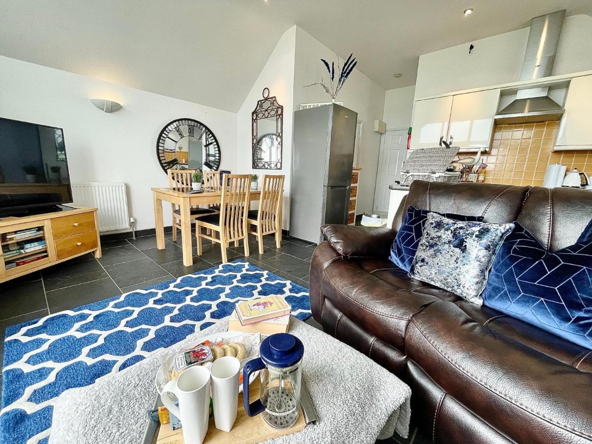 The Mermaids Watch Pendine Dog Friendly With Cymru Holidays 외부 사진